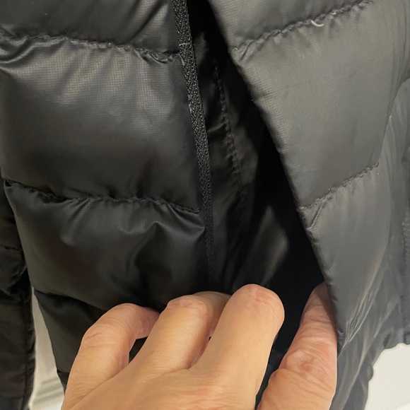 The North Face Men's Trevail Black lightweight Puffer Jacket in size medium - Picture 4 of 10